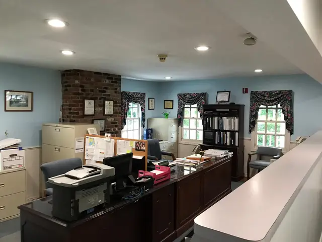 Atlantic Agency, after the LED upgrade, photo 4