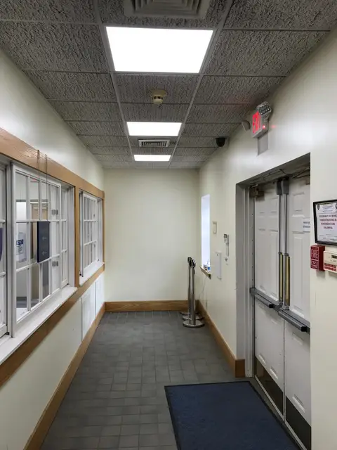 Atlantic Agency, after the LED upgrade, photo 9