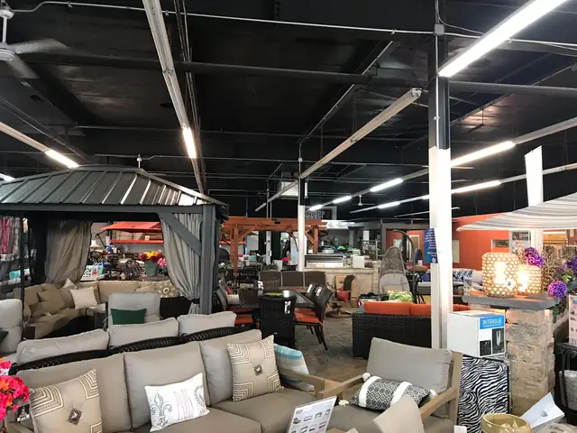 Backyard Masters, before the LED upgrade, photo 5