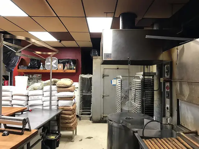 Bagel Factory, after the LED upgrade, photo 2