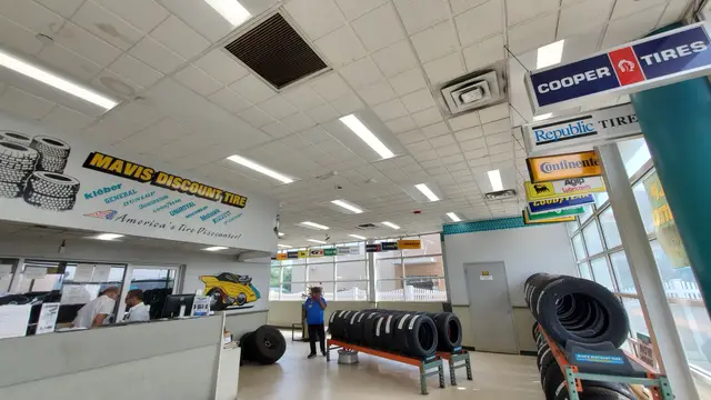 Mavis Discount Tire, Farmingdale, after the LED upgrade