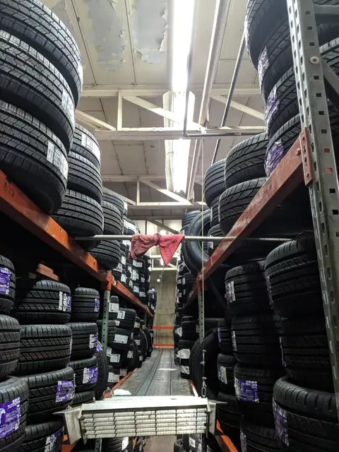 Mavis Discount Tire, Westbury, after the LED upgrade, photo 17