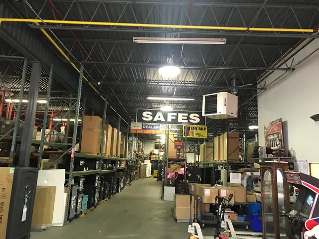 OZ Trucking & Rigging, before the LED upgrade, photo 1