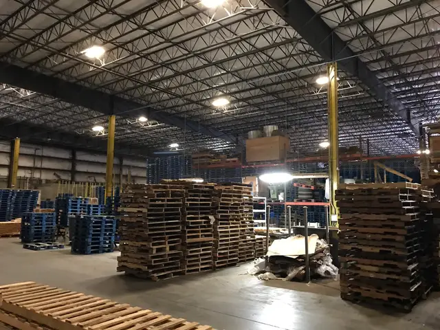 Pallets R Us, Bellport, before the LED upgrade, photo 1