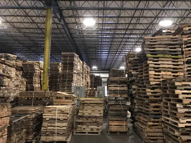Pallets R Us, Bellport, before the LED upgrade, photo 8