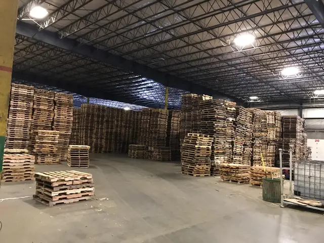 Pallets R Us, Bellport, before the LED upgrade, photo 9