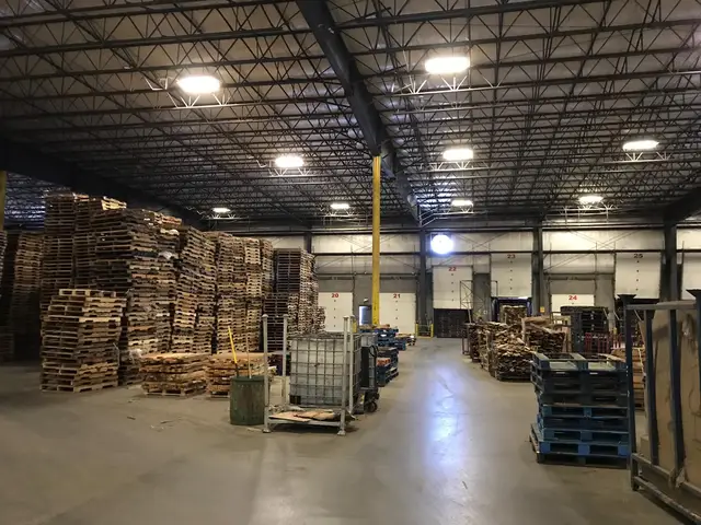Pallets R Us, Bellport, before the LED upgrade, photo 10