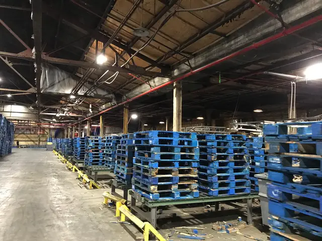 Pallets R Us, Bronx, after the LED upgrade, photo 5