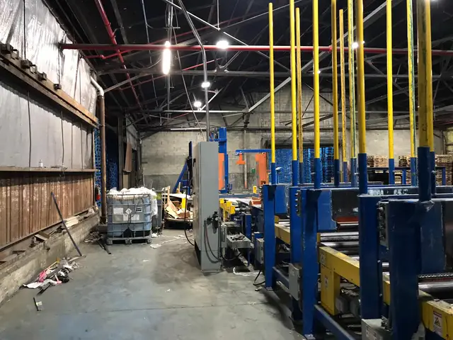 Pallets R Us, Bronx, after the LED upgrade, photo 7